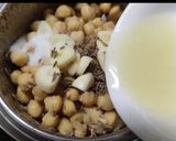 A picture of step 3 of Hummus.