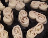 Foto del paso 2 de la receta: Palmeritas express, con tapas de pascualina