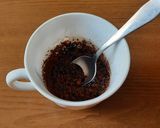 Foto del passaggio 4 della ricetta Dolce al caffè e mascarpone con cioccolato