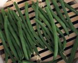 A picture of step 1 of Warm green beans, peas and tarragon salad - vegan.
