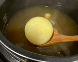 A picture of step 2 of Vietnamese Chicken Pho (Phở gà tre).