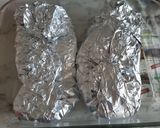 Foto del paso 2 de la receta: Salmón al papillote con guarnición de patatas y verduras