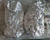 Foto del paso 2 de la receta: Salmón al papillote con guarnición de patatas y verduras
