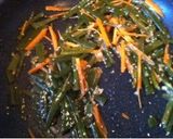 A picture of step 4 of Korean Stir-Fried Wakame Stems.