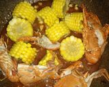 Foto langkah ke 5 dari resep Udang + Kepiting Saos Padang.