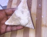 A picture of step 11 of Pastry samosas.