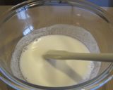 A picture of step 2 of Microwaved Strawberry Daifuku (with Joshinko).