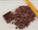Foto del passaggio 2 della ricetta Ciambella di mandorle e cioccolato fondente 🍫