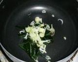 A picture of step 2 of Somen Noodles with Wakame Soup.