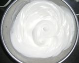 A picture of step 1 of Low Calorie Meringue Cake.