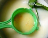 A picture of step 4 of Indonesian Nasi Kuning.