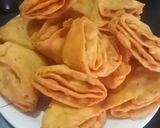 तिकोनी मठरी(Tikoni Mathri recipe in Hindi) रेसिपी चरण 5 फोटो