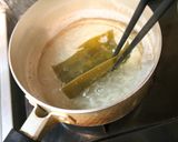 A picture of step 4 of Ultra-simple Dried Shiitake Mushroom Soup.