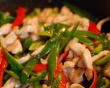 A picture of step 5 of Chicken and Bell Pepper Garlic Soy Sauce Stir-fry.