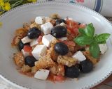 Foto del paso 3 de la receta: Dakos salad -ensalada de pan con tomate-