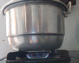 Foto langkah ke 8 dari resep Bolu pisang kukus no mixer (pisang uli).