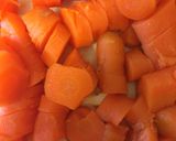 Foto del passaggio 2 della ricetta Carote detox ma gustose