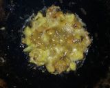 A picture of step 5 of Egg fried bread and gobhi chilli(dry).