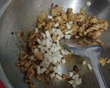 รูปขั้นตอนการทำที่ 4 ของ คั่วกลิ้งหมูชิ้นใส่เห็ด