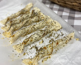 Foto del paso 4 de la receta: Lacitos de hojaldre con pesto rosso