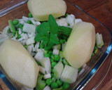 Foto del paso 3 de la receta: Tortilla de guisantes, cebolletas tiernas, y patatas a la hierbabuena