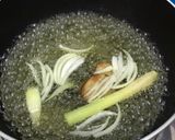 Gambar langkah 1 resipi Tomyam Ayam Mudah dan Sedap.