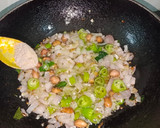 A picture of step 3 of Kanda Poha.