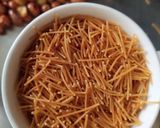 A picture of step 1 of नमकीन सिवैयां.