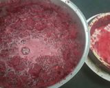 A picture of step 3 of Beetroot, Carrot and ginger juice.