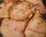 Foto del paso 2 de la receta: Chuletas de cerdo en salsa verde