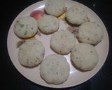 A picture of step 4 of Corn paneer suji kachori.