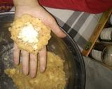 A picture of step 4 of Cheese potato balls.