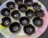 चॉकलेट कप केक (chocolate cupcake recipe in marathi) रेसिपी स्टेप 3 फोटो
