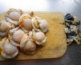 A picture of step 2 of Simple Scallop Sauté in Soy Sauce & Butter.