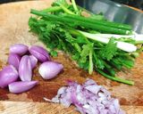 Hình bước làm 1 của món Còi sò điệp xào cay