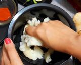 A picture of step 1 of CHURMUR CHAAT~ KOLKATA'S FAMOUS DECONSTRUCTED PANI PURI CHAAT.