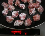 A picture of step 5 of Light and Tender Meatball-Style Sweet and Sour Pork with Thinly Sliced Pork.