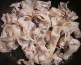 A picture of step 2 of Pork and Sesame Oyster Sauce Stir-fry.