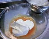 A picture of step 10 of Mixed Berry Meringue Cake.