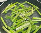 Hình bước làm 1 của món Mì gói xào dọn tủ lạnh