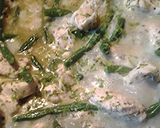 A picture of step 6 of Chicken green beans with lime in the coconut.