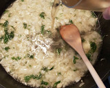 Foto del paso 3 de la receta: Merluza en salsa verde con gambas