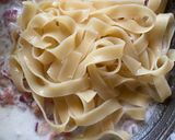 A picture of step 4 of Tagliatelle with white sauce, ham.