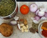 A picture of step 1 of Peas Potato Kootu.