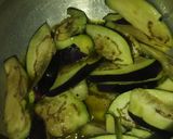 आलू बैंगन की सब्जी (aloo baingan ki sabzi recipe in Hindi) रेसिपी चरण 2 फोटो