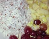 A picture of step 3 of Yogurt fruit salad.