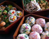 A picture of step 5 of Onigiri with Sakura Petals for Picnics.