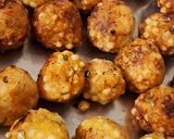 A picture of step 4 of Sabudana Vada.