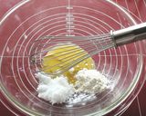 A picture of step 6 of Rolled Bread with Cream.