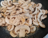 Foto del paso 7 de la receta: Albóndigas de lomo adobado en salsa de champiñones